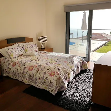 Sea House Villa *